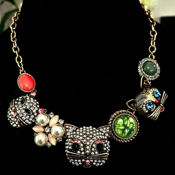 Betsey Johnson Jewelry - Betsey Johnson Three Cat Face Statement Necklace